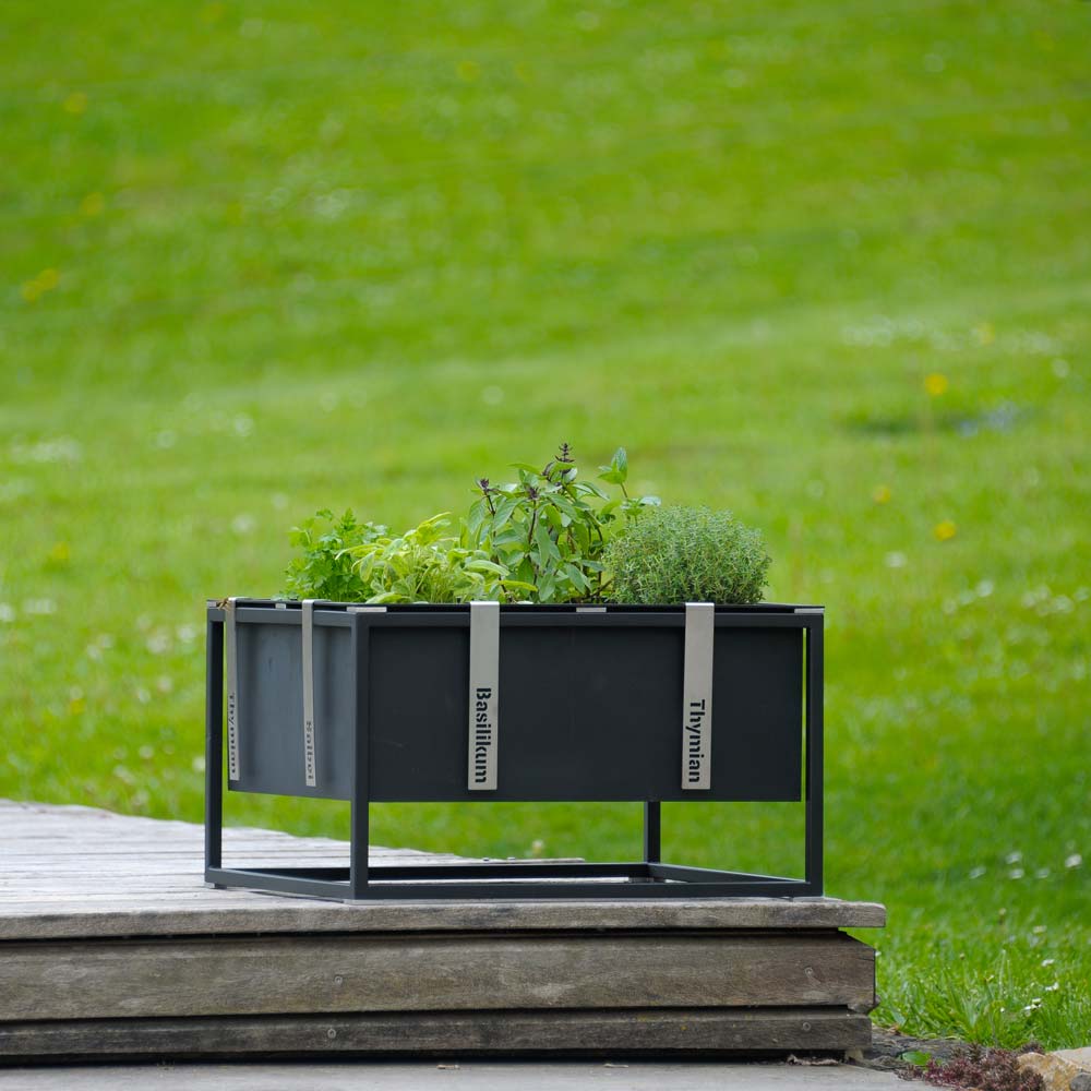 Personalisierte Gartenschilder aus Edelstahl: Robust und schön – BENKERT  MODERN LIVING