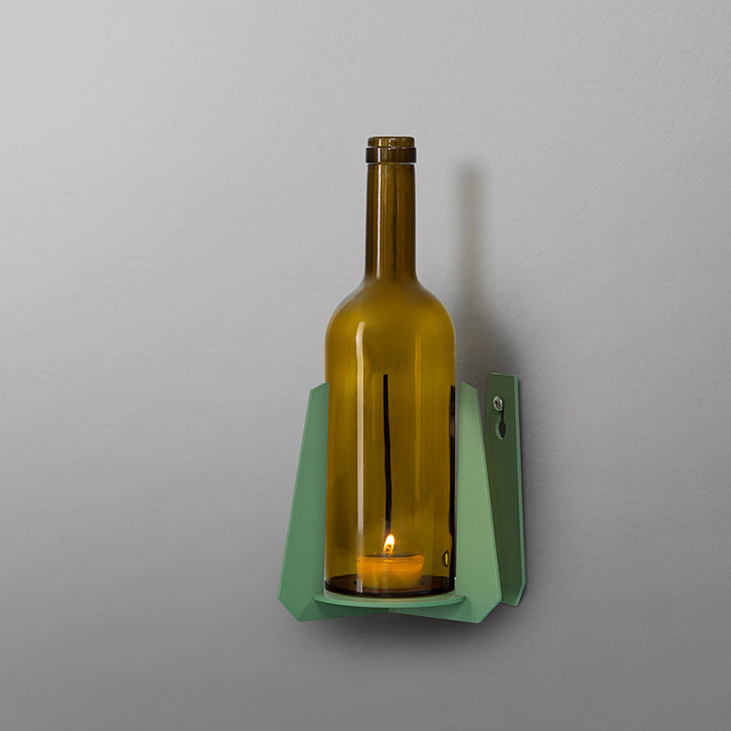 
                  
                    Flaschenlicht "Trigon" | mit Wandhalterung |  0,7 l Flasche
                  
                