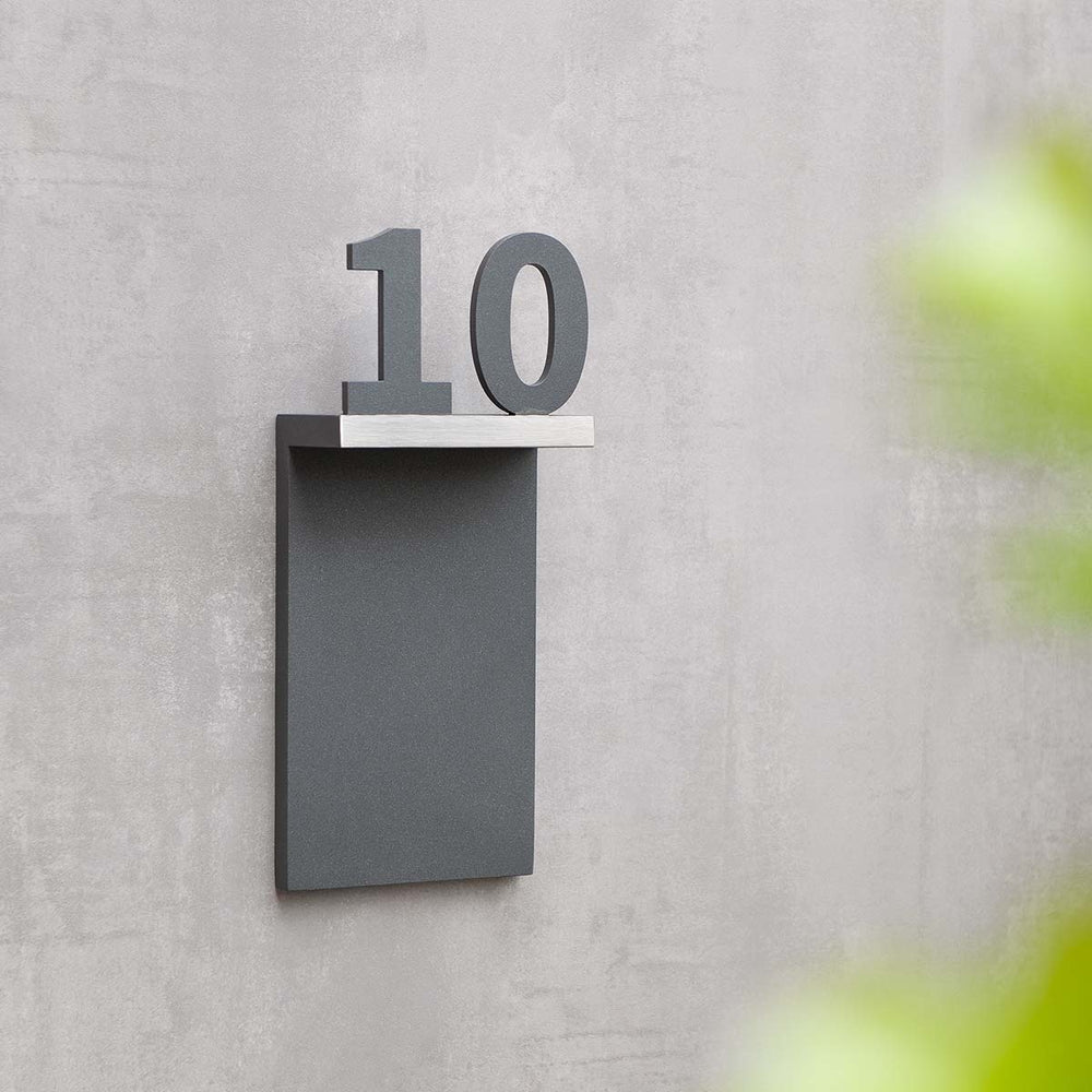 Handgefertigte Hausnummer aus Edelstahl  Hausnummernschild – BENKERT  MODERN LIVING