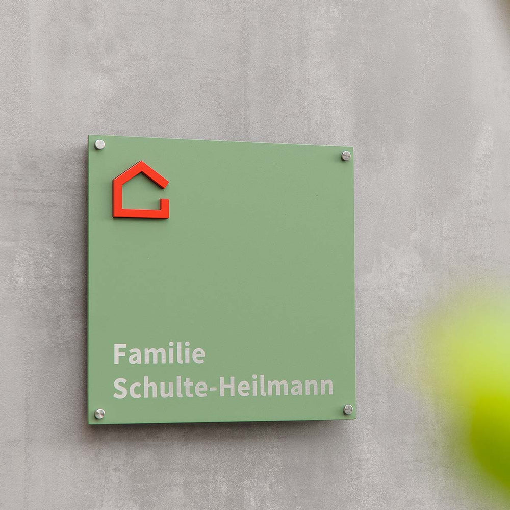 
                  
                    Schild mit Namen | Hausschild | 35x35 cm
                  
                